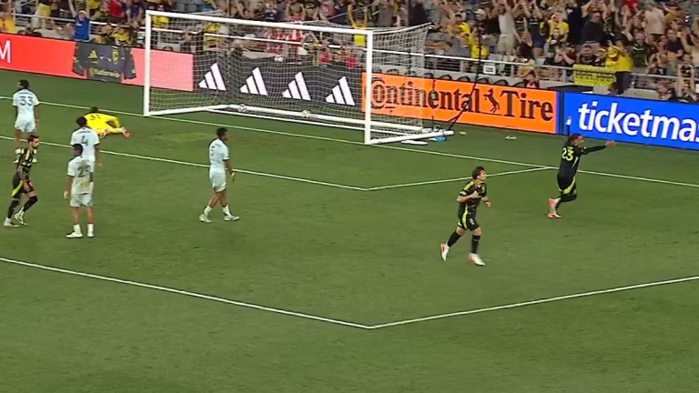 Gonzalo Tapia se estrena en las redes de la MLS con un golazo en la victoria de Columbus Crew