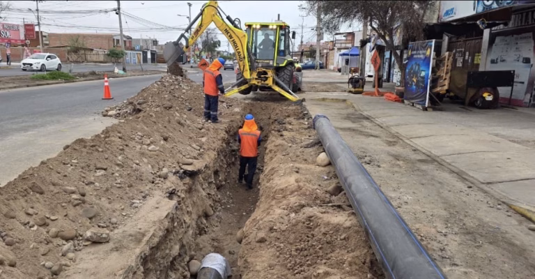 Avanza modernización de red de agua potable en Arica: Renuevan 1.700 metros de tuberías