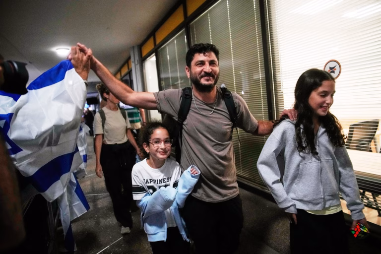 Israel investiga presunto ataque terrorista en vuelo a Tel Aviv y Netanyahu apunta a Irán