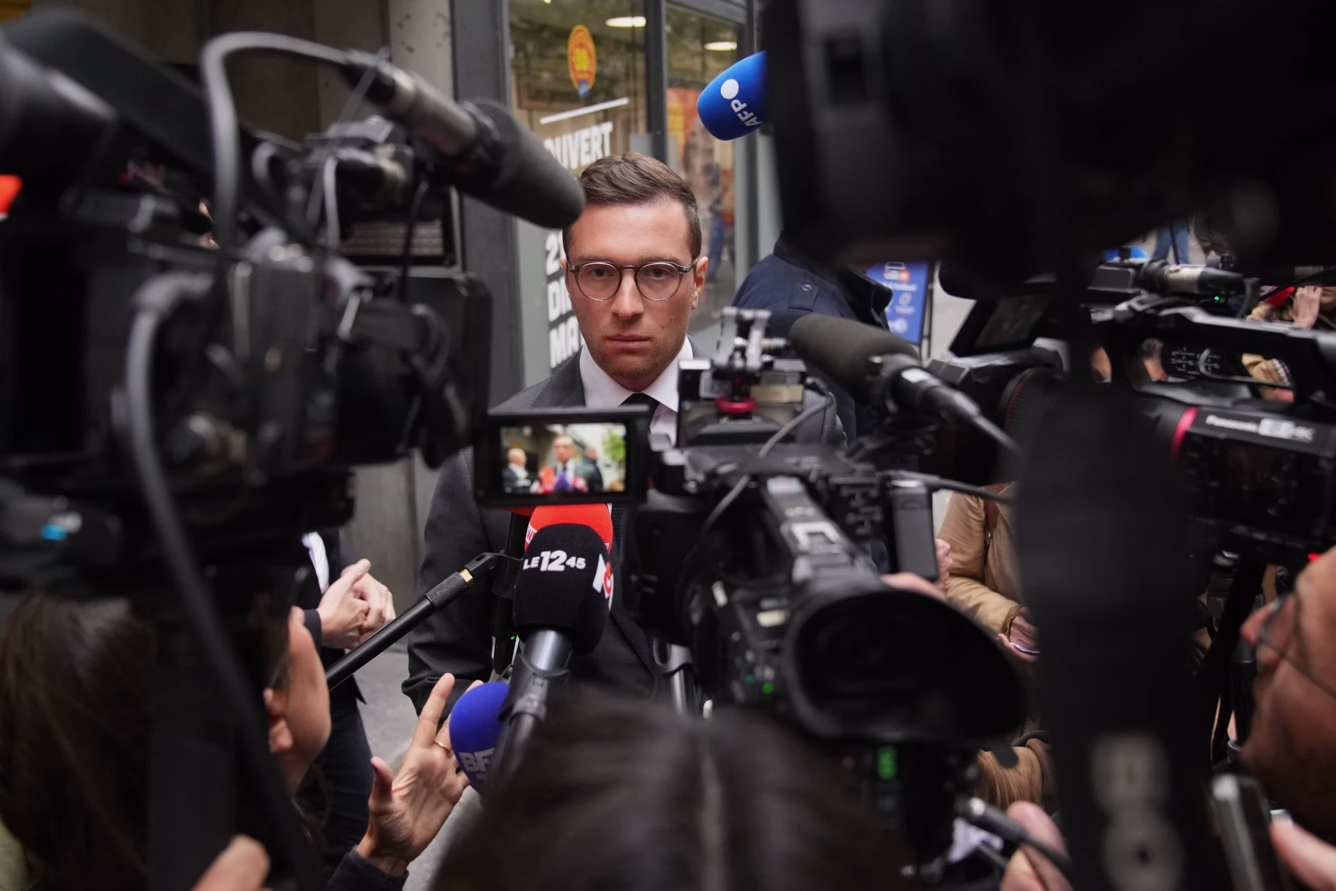 Publican pruebas de mensajes antisemitas atribuidos al líder de ultraderecha francés Jordan Bardella