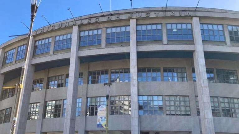 Justicia Ordena a Propietaria Restituir Vivienda a Arrendatarios Tras Desalojo Ilegal en San Pedro de la Paz