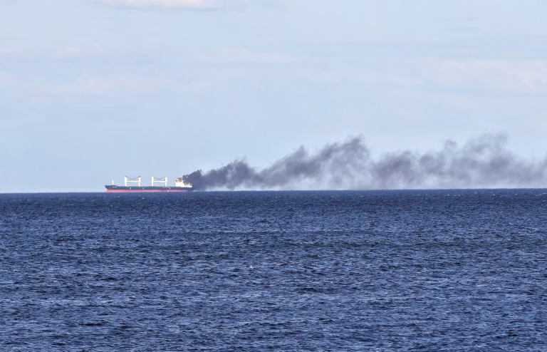 Rusia ataca buque de carga en Odesa: un muerto tras negativa de Putin a tregua marítima