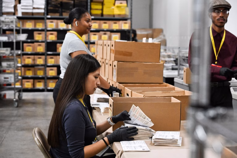 EE.UU.: Partido Demócrata demanda al Gobierno de Trump por modificar formulario de voto en el extranjero