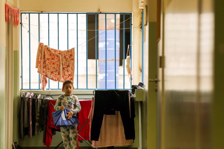 Guerra en Líbano: Más de 400 colegios atacados amenazan el futuro de una generación de estudiantes