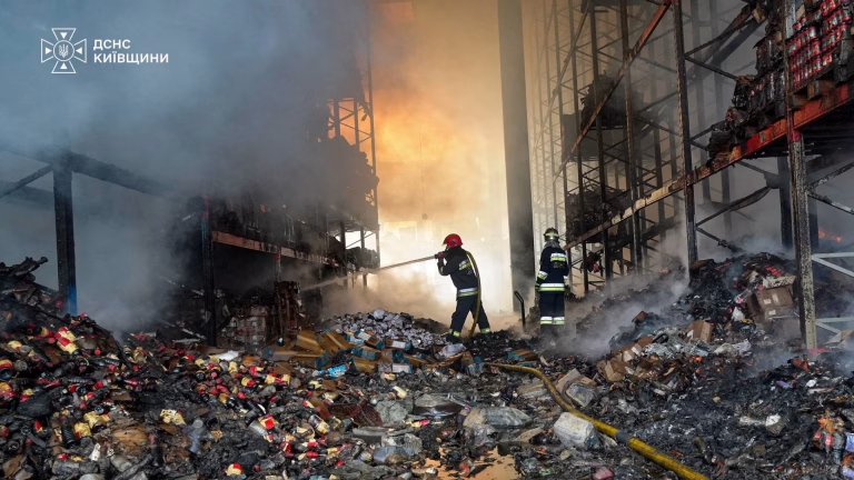 Ataque ruso en Ucrania deja al menos 33 civiles muertos en la ciudad de Kramatorsk