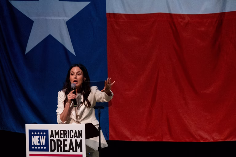 Elecciones en Texas: Demócrata Gina Hinojosa reduce la brecha y pone en aprietos al gobernador Abbott