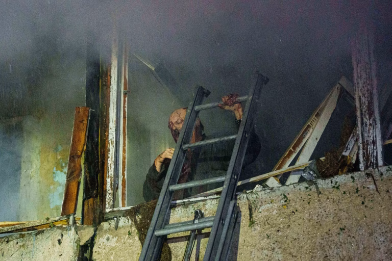Ucrania sufre ataques rusos sin previo aviso de aliados y con fallas en sistema Starlink