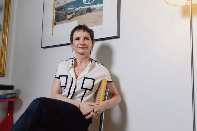 Carolina Tohá reabre debate en Chile: ¿Deben los presos con enfermedades terminales morir en casa?