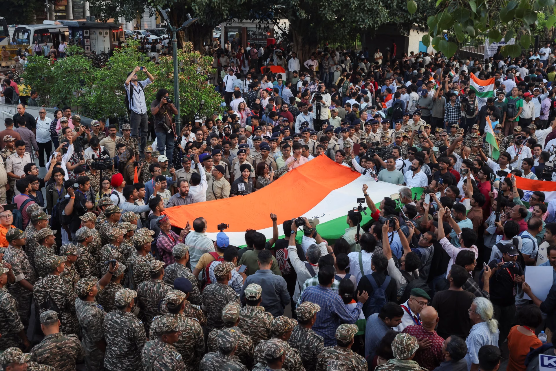 Detienen en India a líder de movimiento juvenil satírico previo a masiva manifestación