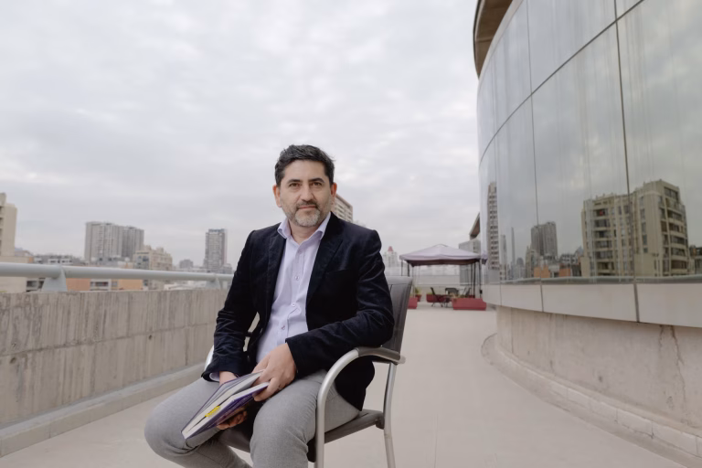 Científico chileno advierte sobre riesgo climático en zona central: ‘Estamos encima de un polvorín’