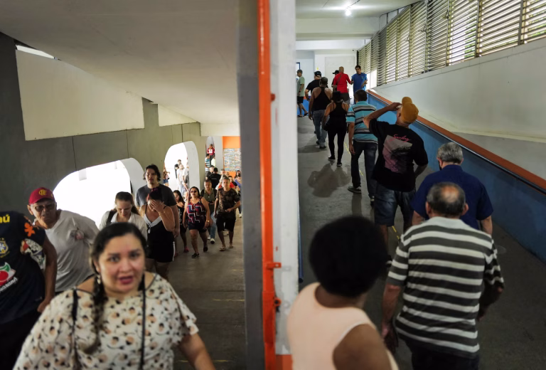Brasil en vilo: Lula asume “responsabilidad” en la víspera de la decisiva segunda vuelta contra Flávio Bolsonaro