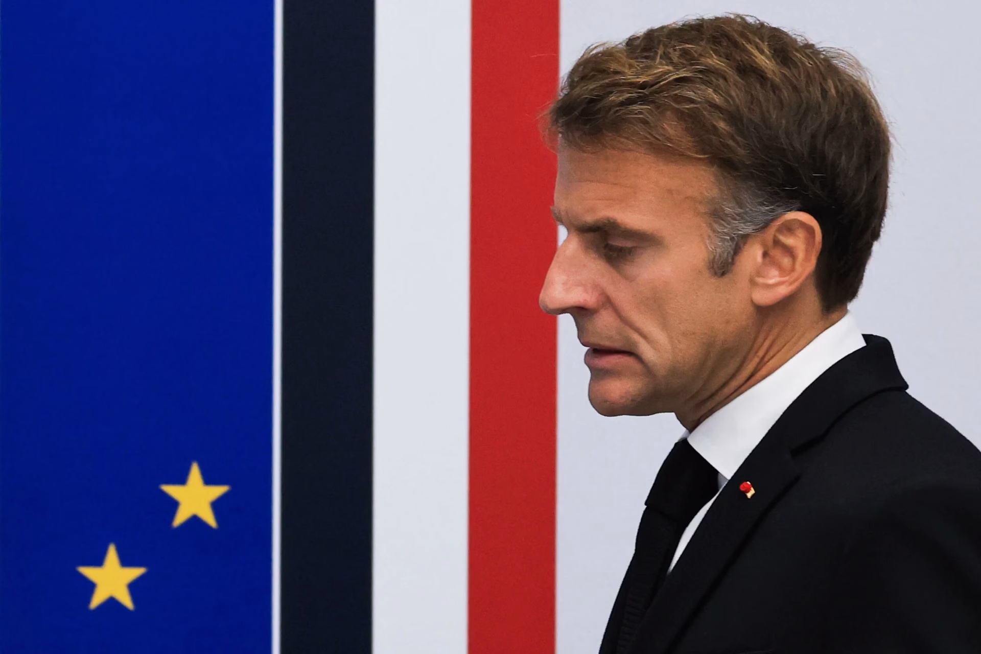Presidente Macron acusa a la extrema izquierda por ola de disturbios en Francia