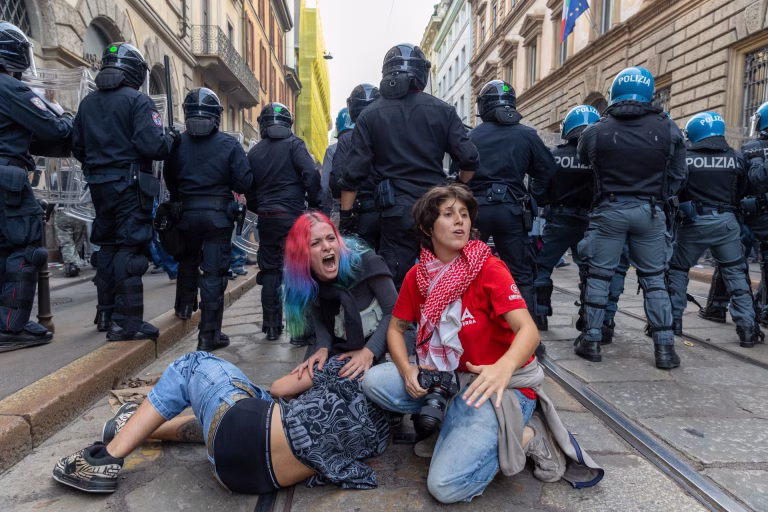 Violentas protestas en Milán: El centro de la ciudad es escenario de enfrentamientos