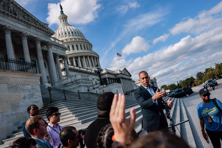 Análisis Global: Las cinco estrategias del Partido Demócrata para desafiar la era Trump