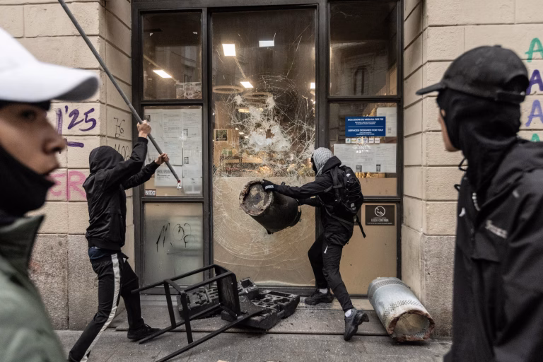 Italia aprueba por decreto el arresto preventivo de menores y rebaja la edad penal a 14 años