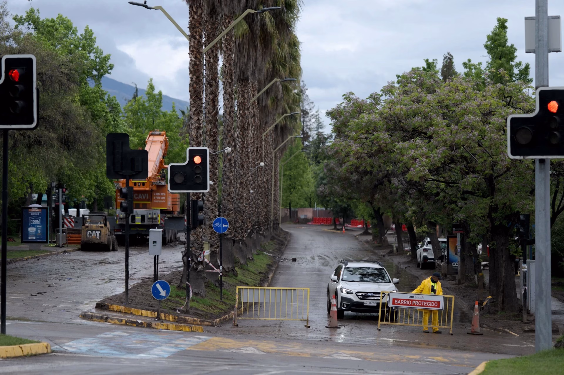 Alerta Roja en Santiago: Tormentas eléctricas, granizos y lluvias intensas azotan la capital