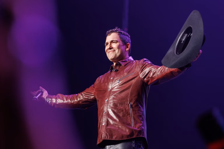 Bobby Pulido: El ícono de la música tejana que busca un escaño en el Congreso de EE.UU.
