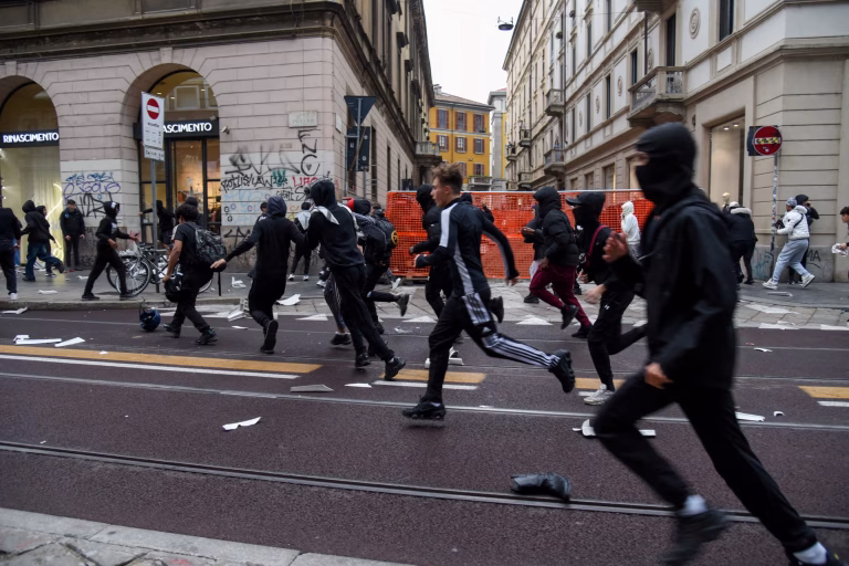 Gobierno italiano sospecha de ‘guerra híbrida’ tras el caos y los saqueos en Milán