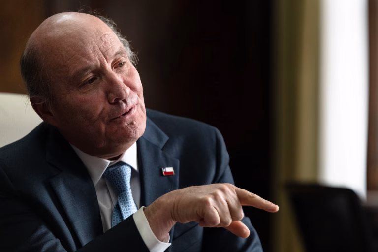 Ministro de Hacienda defiende recortes en Presupuesto 2027: “Nada funciona sin cuentas públicas en orden”