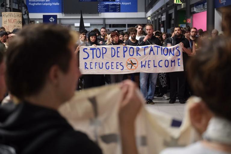 Alemania intensifica deportaciones de afganos, incluyendo a personas sin antecedentes penales