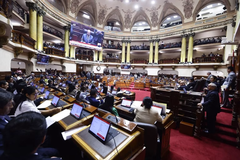 Senado peruano otorga a Keiko Fujimori facultades para legislar por decreto durante 90 días